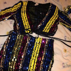 2 piece crop top and mini skirt out fit !